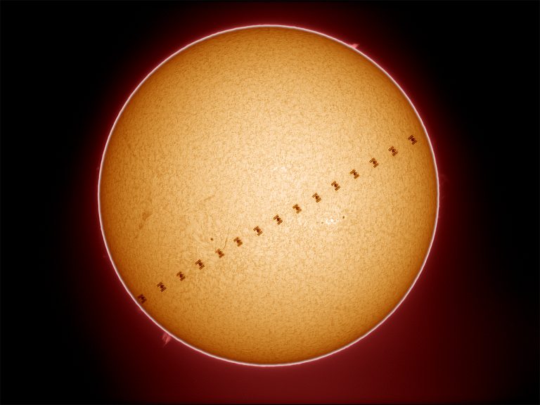 ISS-Transit vor der Sonne im H-Alpha-Licht